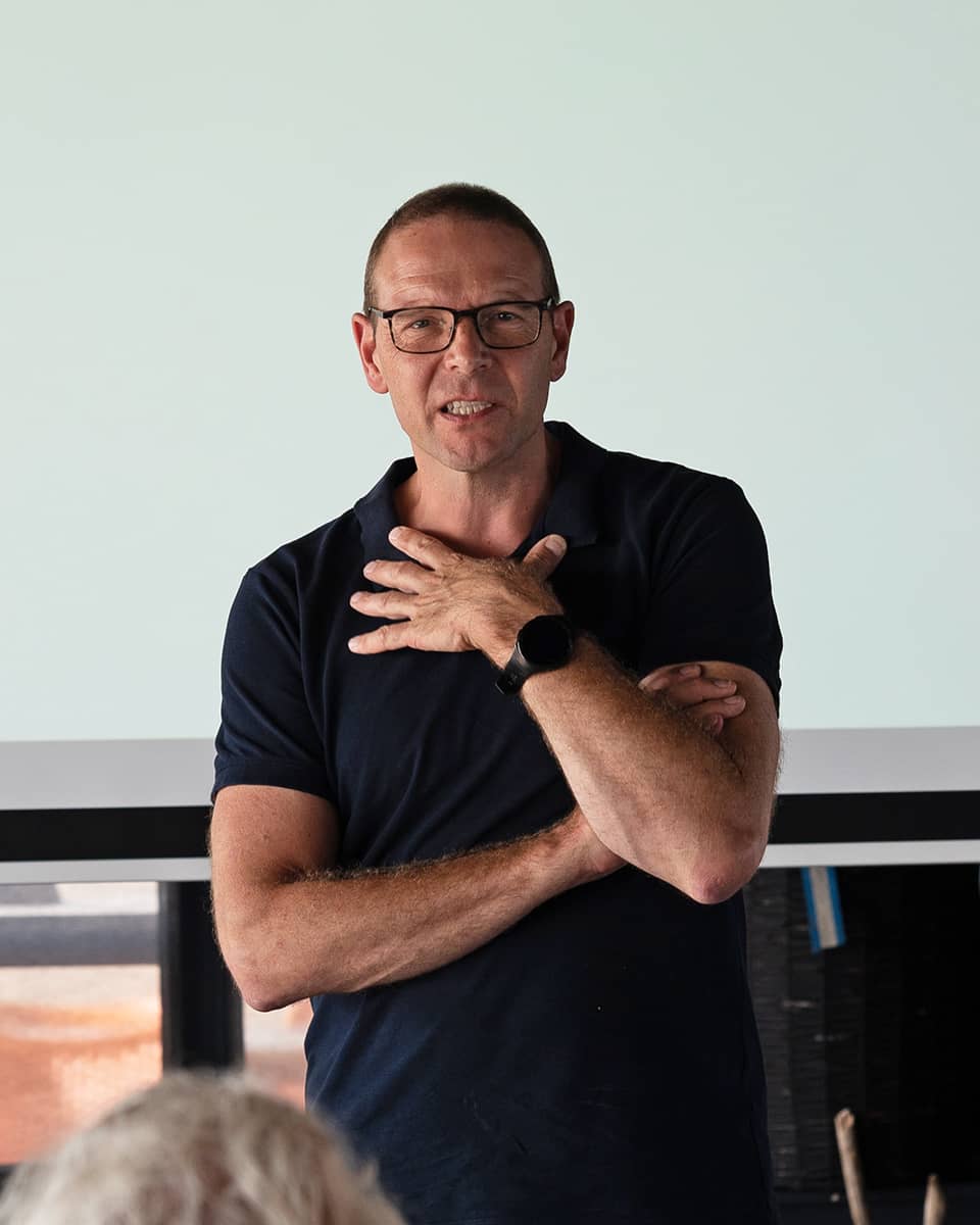 Peter van Velzen (ministerie van LNV) geeft een presentatie