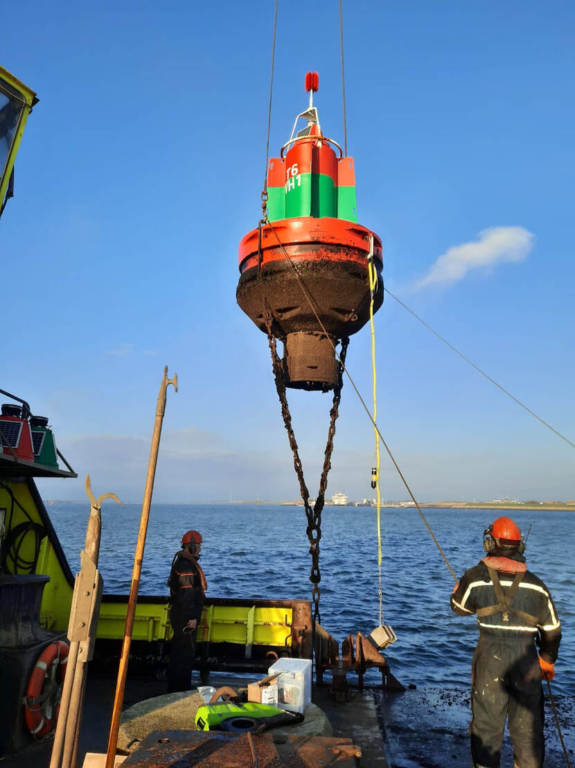 Rijkswaterstaat doet aan fysiek beheer in de Waddenzee